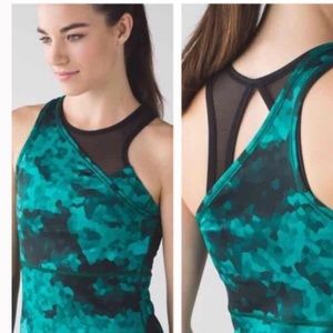 Lululemon Green and Black Tank and Sports Bra Set